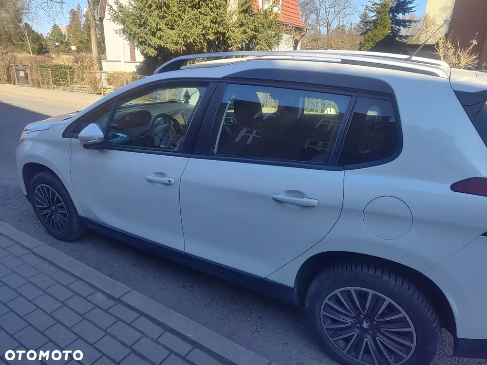 Peugeot 2008 1.2 Pure Tech Active S&S - 3