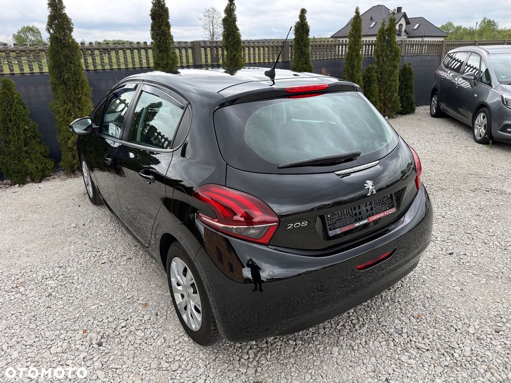 Peugeot 208 - 14