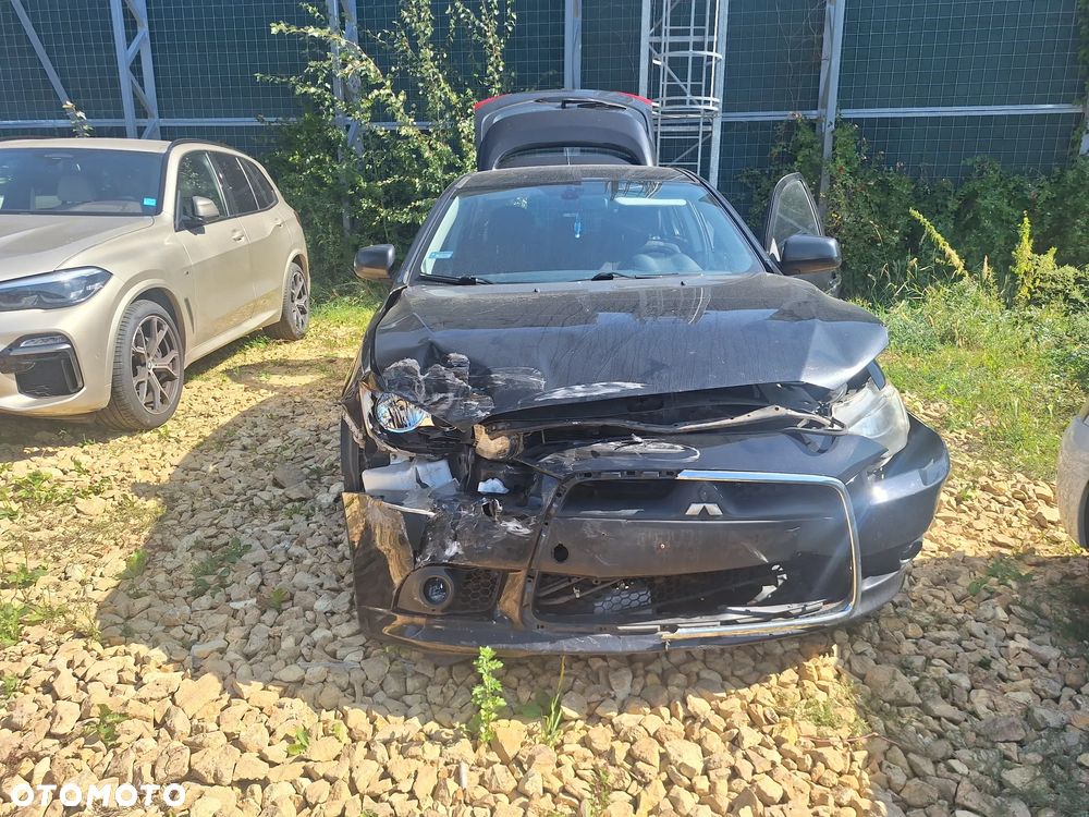 Mitsubishi Lancer 1.6 Invite - 1