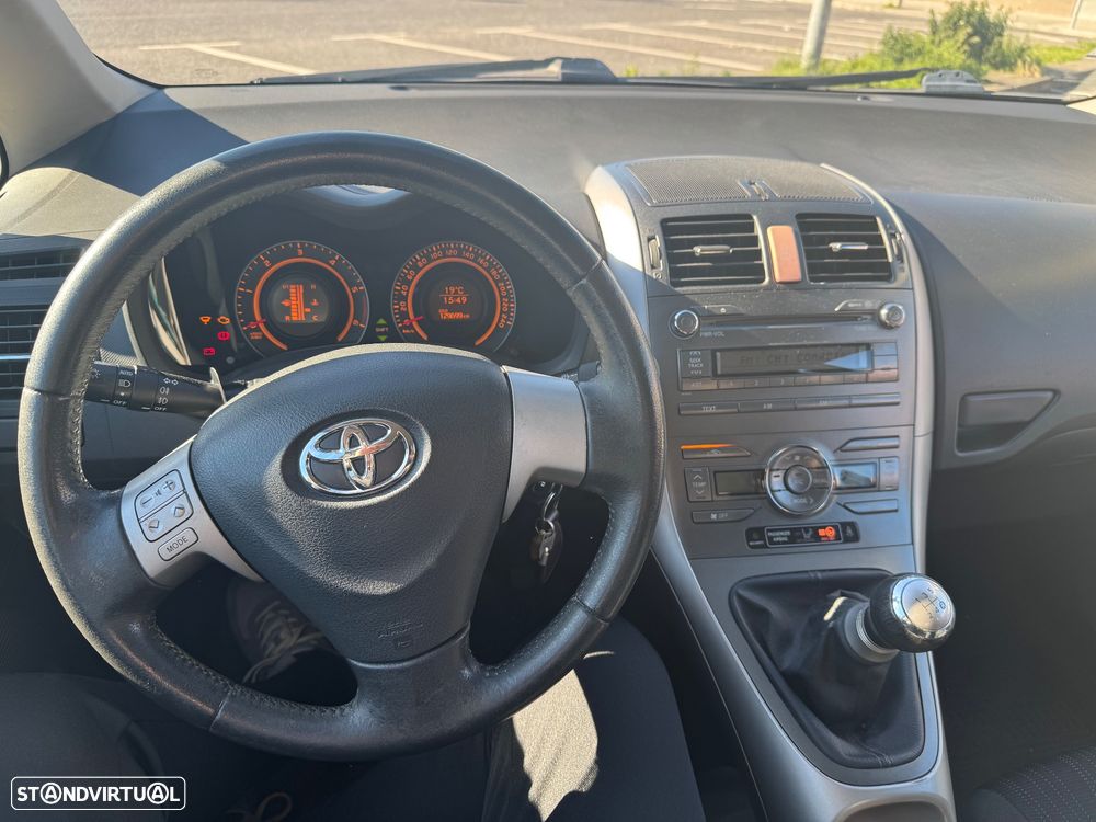 Toyota Auris 1.4 D-4D AC - 13