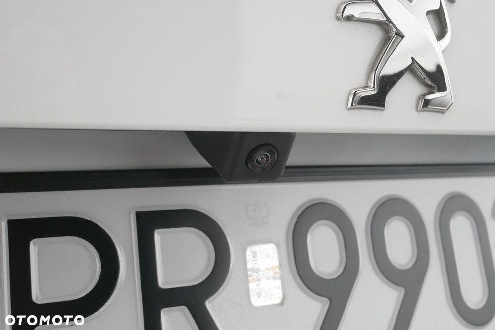 Peugeot 2008 1.2 PureTech Allure S&S - 17