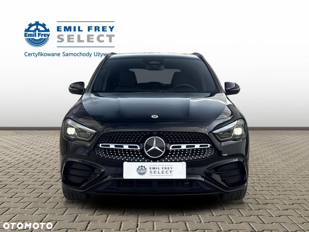 Mercedes-Benz GLA - 9