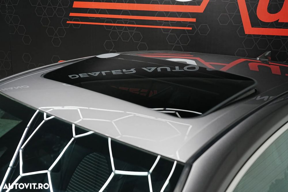 Toyota Camry Luxury - 40