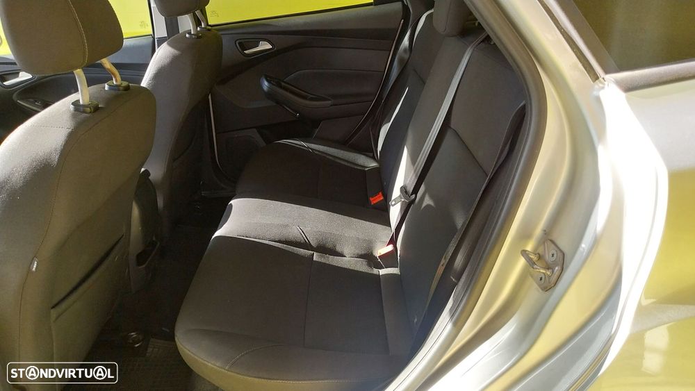 Ford Focus 1.5 TDCi EcoBlue Titanium - 12