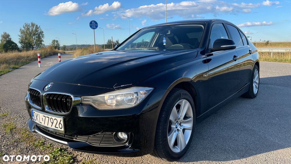 BMW Seria 3 318d Sport Line - 12