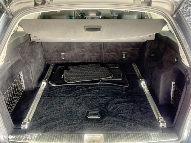 Mercedes-Benz E 220 CDi Avantgarde BlueEfficiency Auto - 27