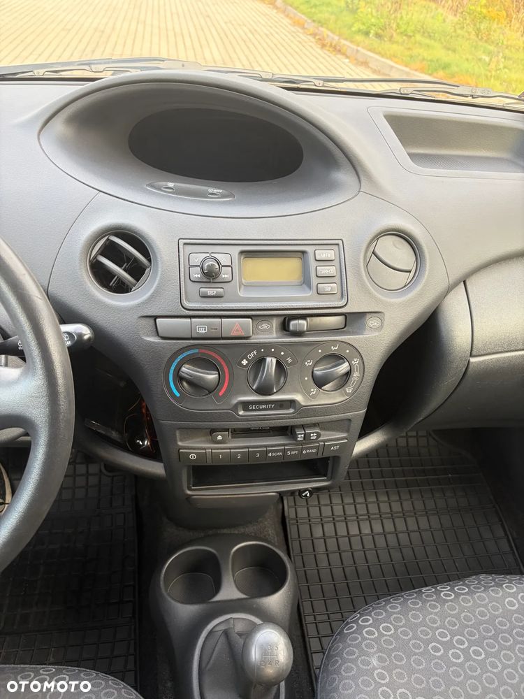 Toyota Yaris - 19