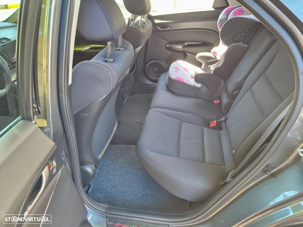Honda Civic 1.4 i-VTEC Comfort - 14