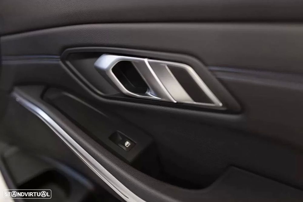 BMW 330 e Aut. M Sport - 16