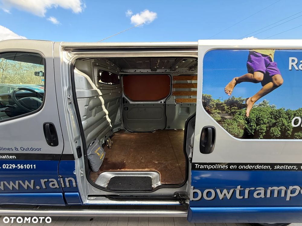 Renault Trafic 2.0 dCi Long 2x Boczne drzwi Klimatyzacja Elektryczne Szyby Gwarancja - 18