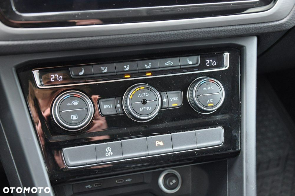 Volkswagen Touran - 19