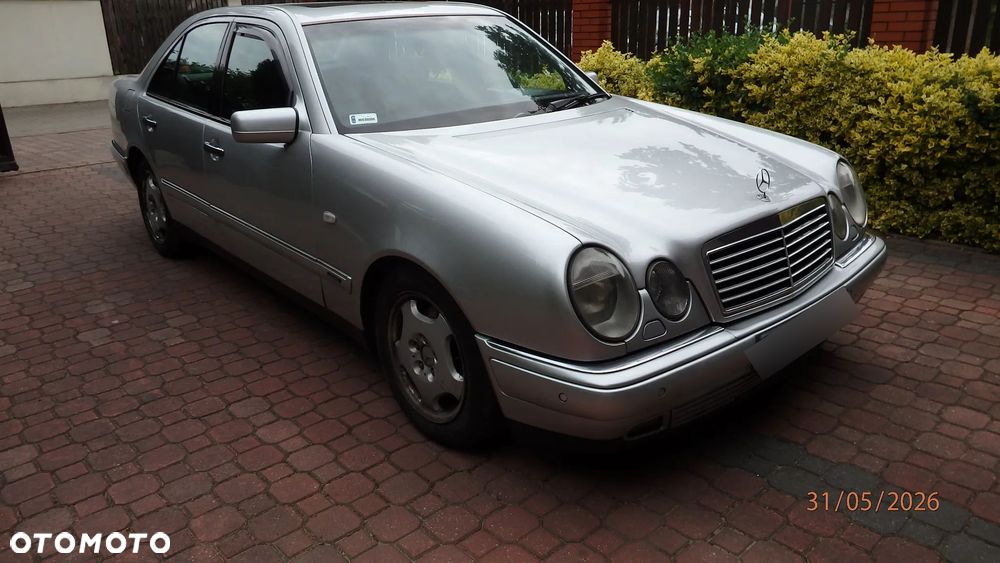 Mercedes-Benz Klasa E 300 TD Avantgarde - 10