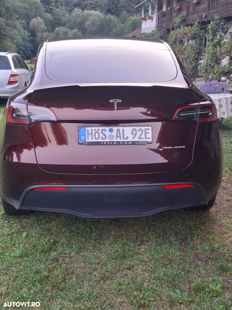 Tesla Model Y - 6