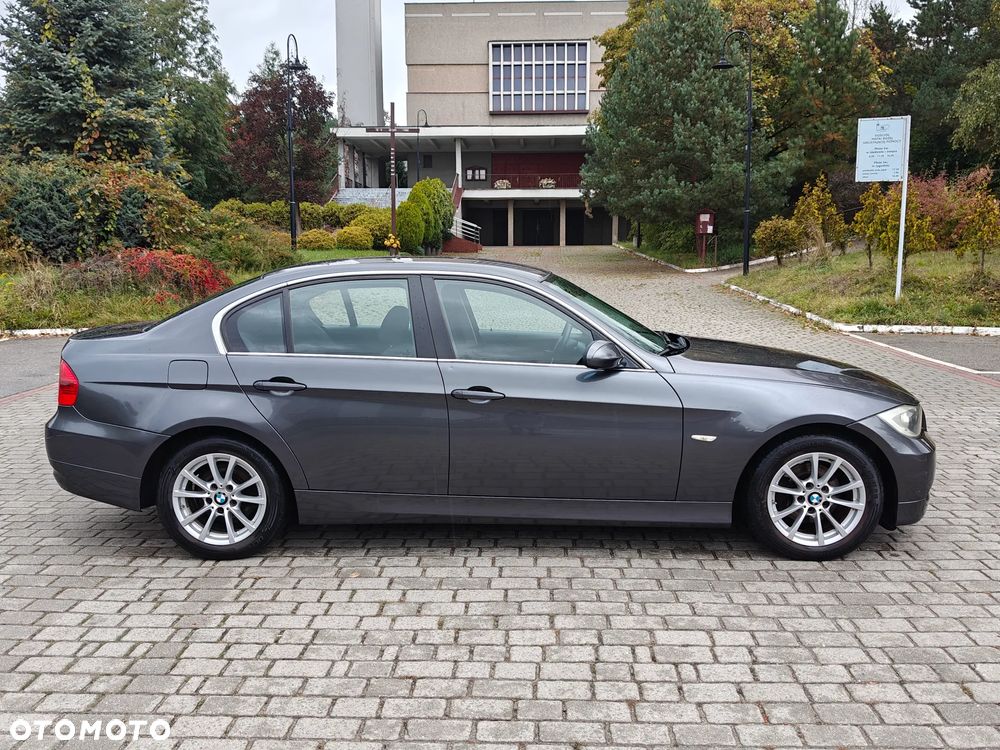 BMW Seria 3 320i - 5