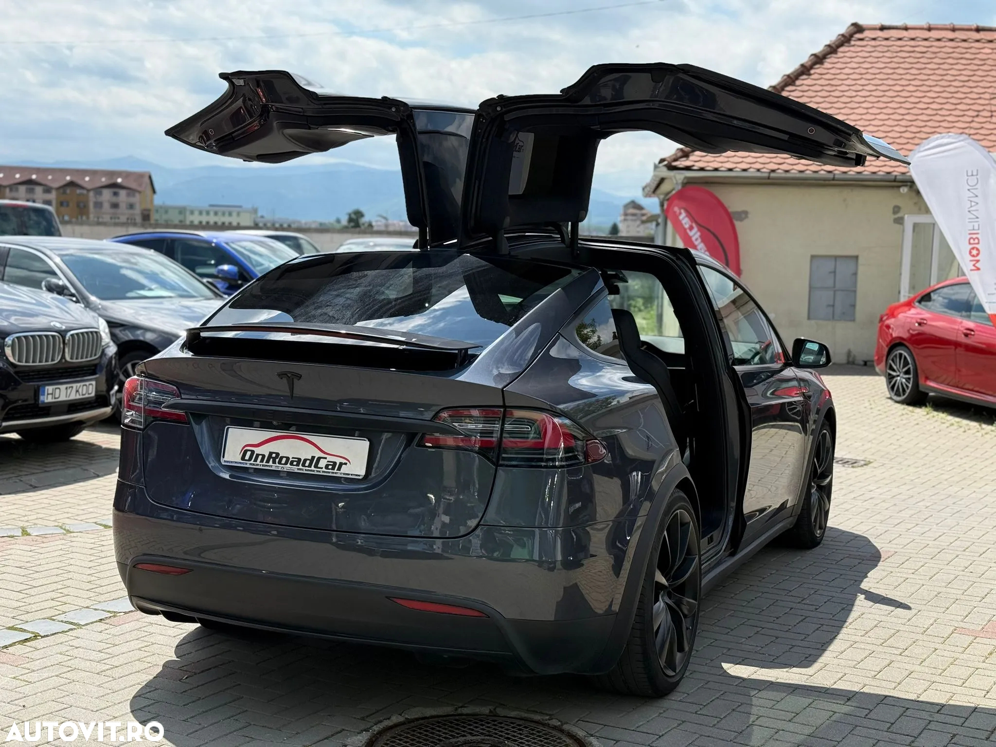 Tesla Model X - 2