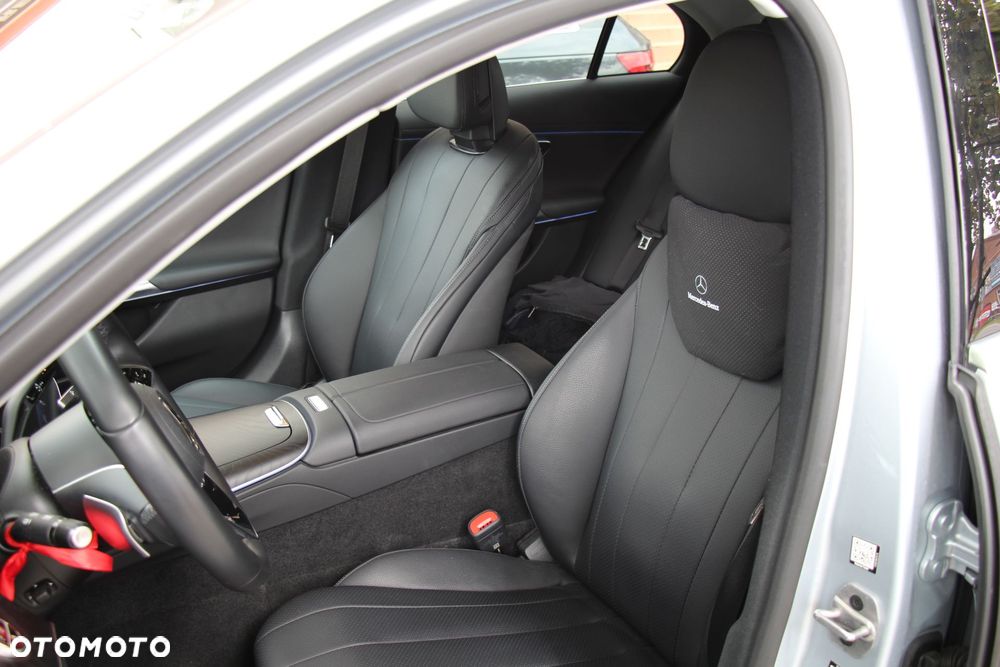 Mercedes-Benz Klasa E 220 d mHEV 4-Matic Avantgarde 9G-Tronic - 19