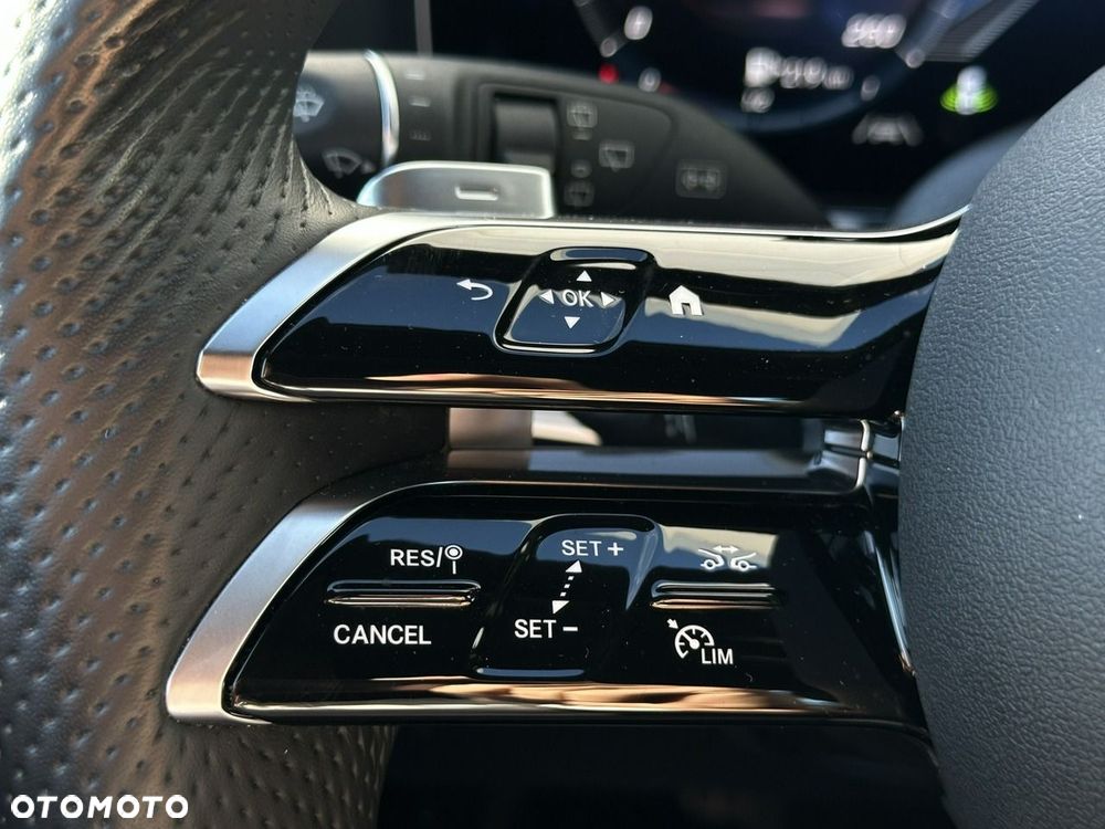 Mercedes-Benz Klasa E 300 de AMG - 25