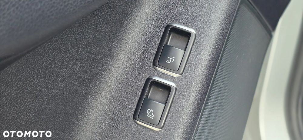 Mercedes-Benz GLE 500 4-Matic 9G-TRONIC - 32