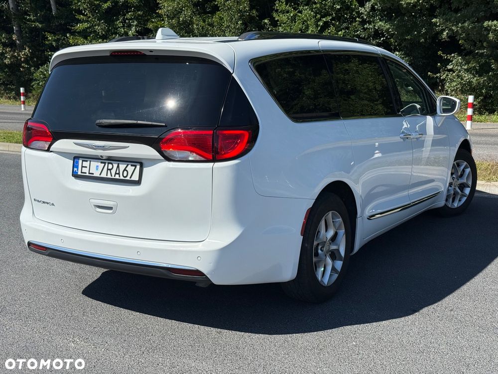 Chrysler Pacifica - 14