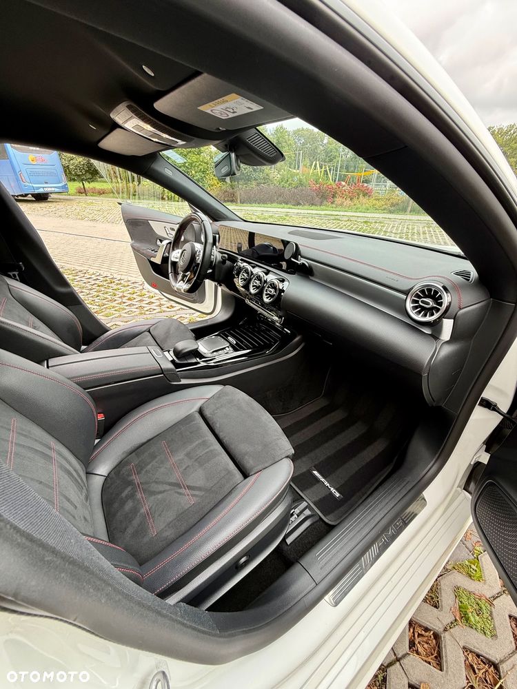 Mercedes-Benz CLA - 9