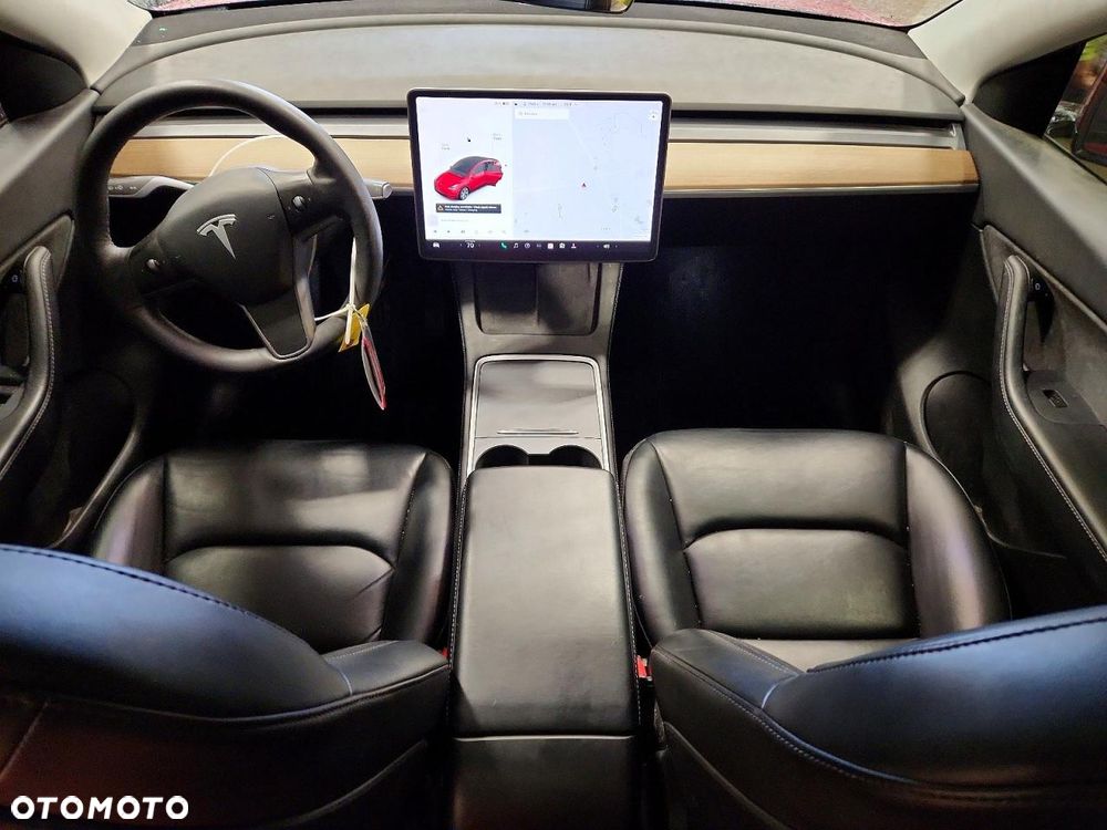 Tesla Model Y - 9