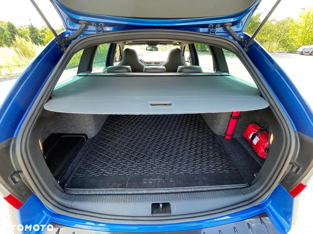 Skoda Octavia 2.0 TDI DSG RS - 27