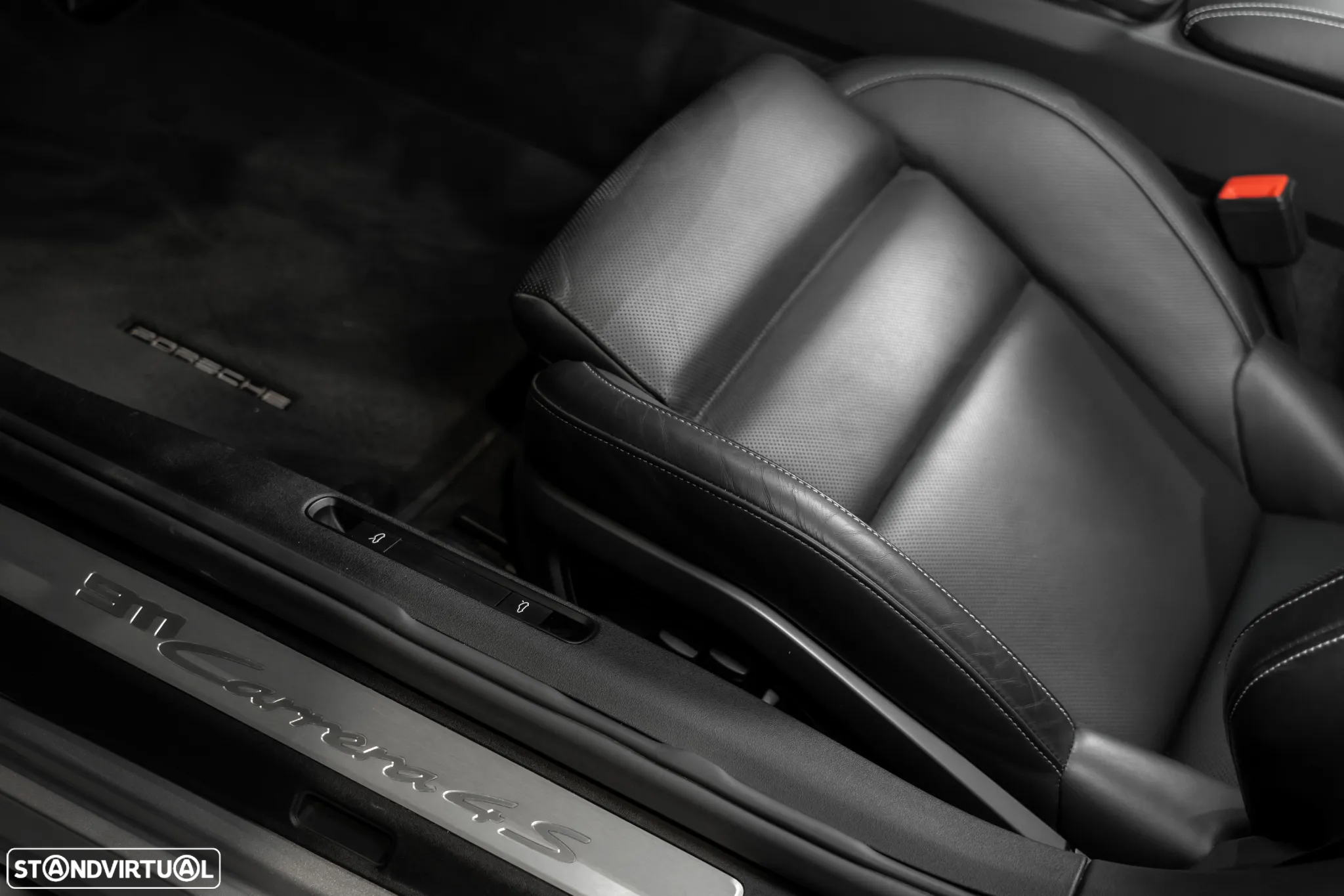 Porsche 911 (992) Carrera 4S PDK - 32