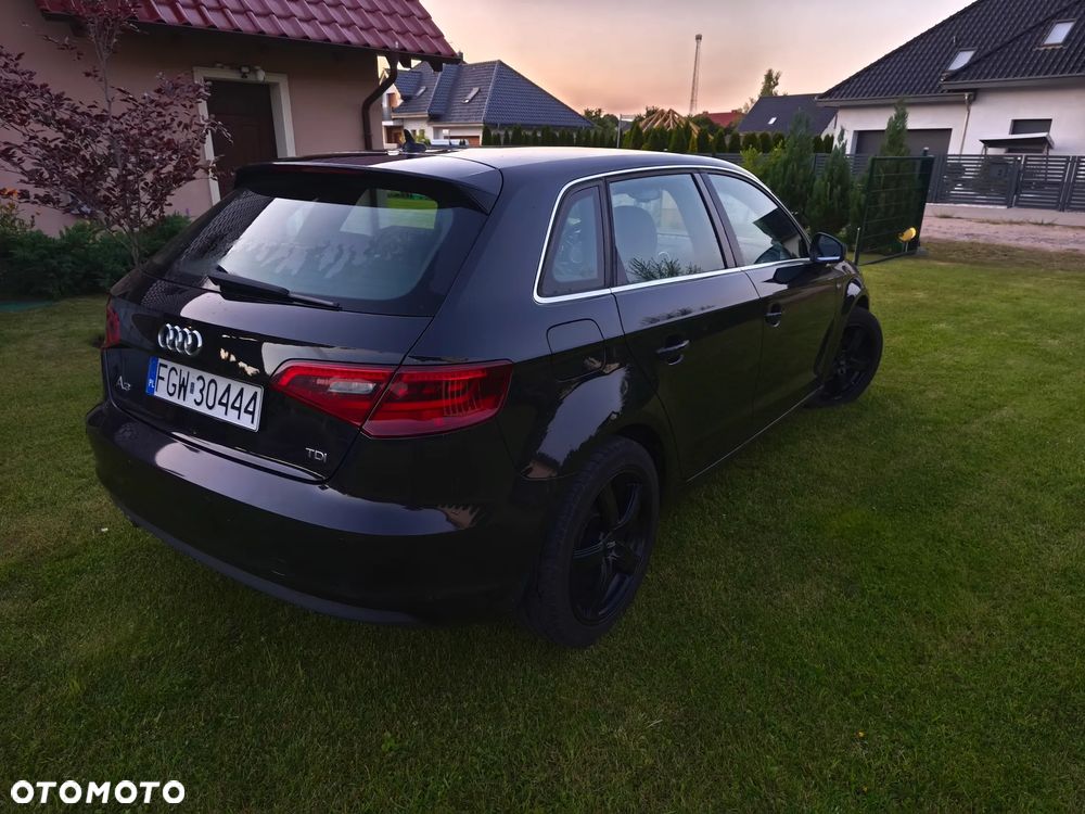 Audi A3 Sportback 2.0 TDI S line Sportpaket - 7