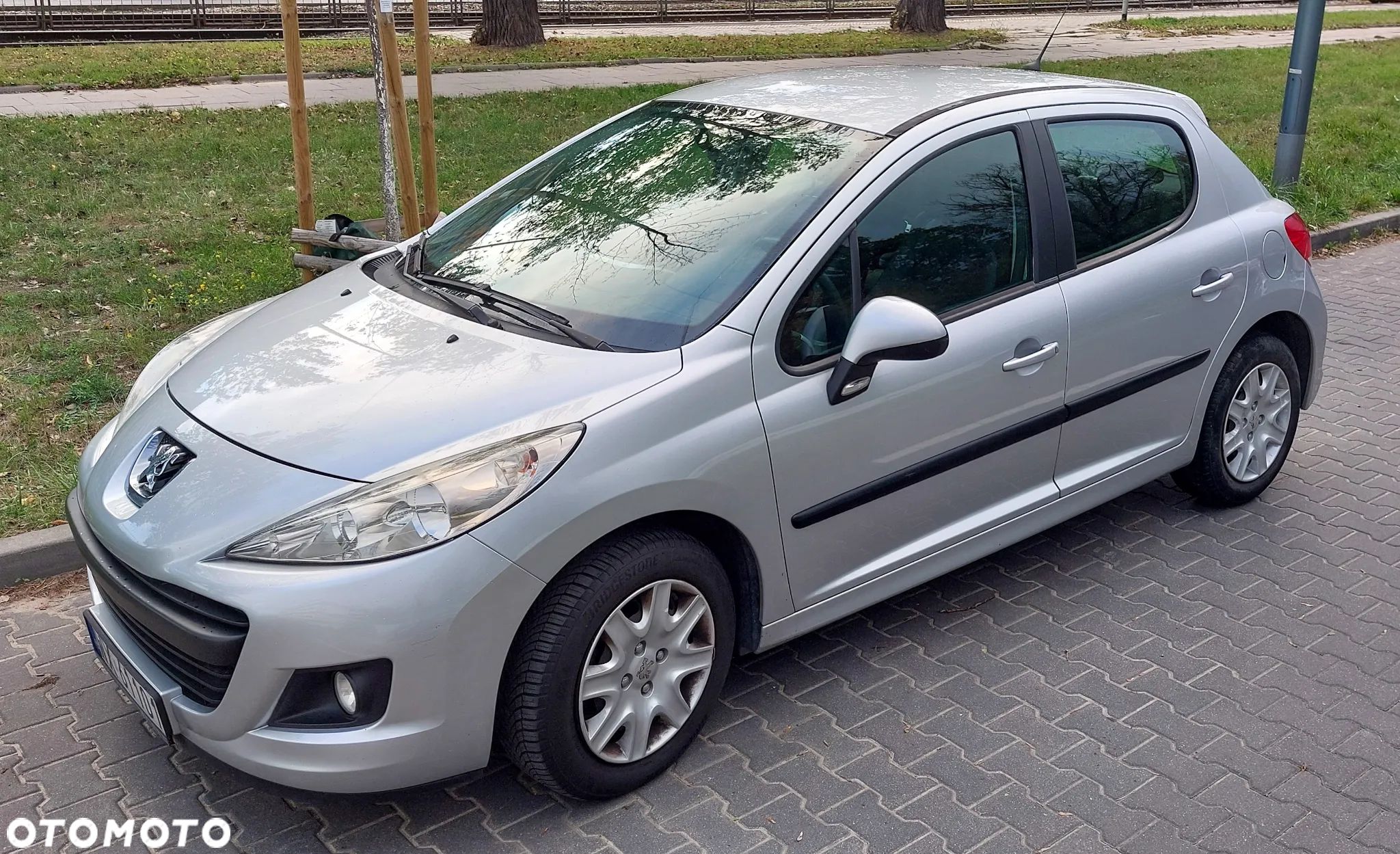 Peugeot 207 1.4 16V Trendy - 1