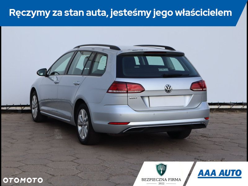 Volkswagen Golf - 5