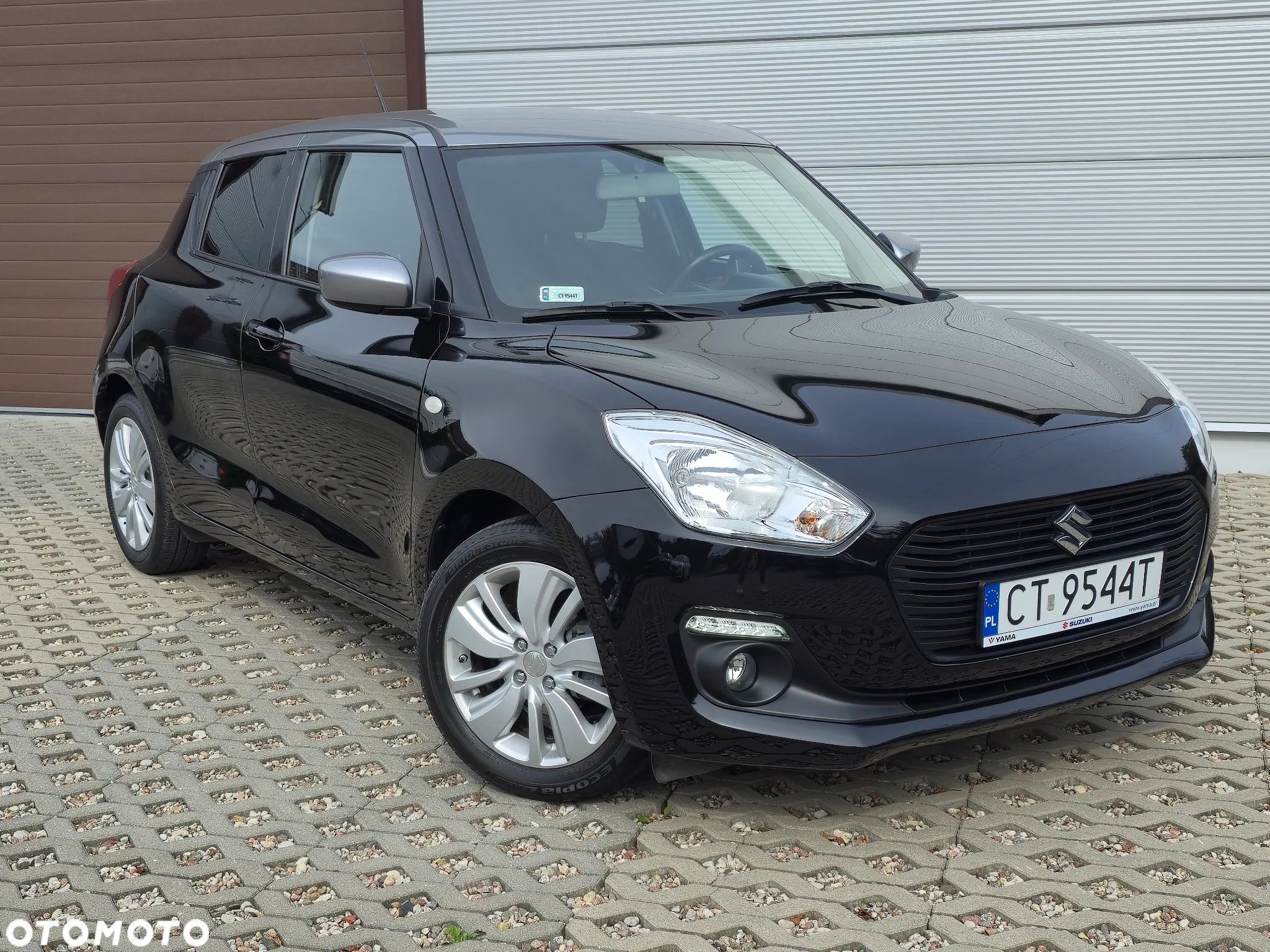Suzuki Swift 1.2 Premium Plus - 1