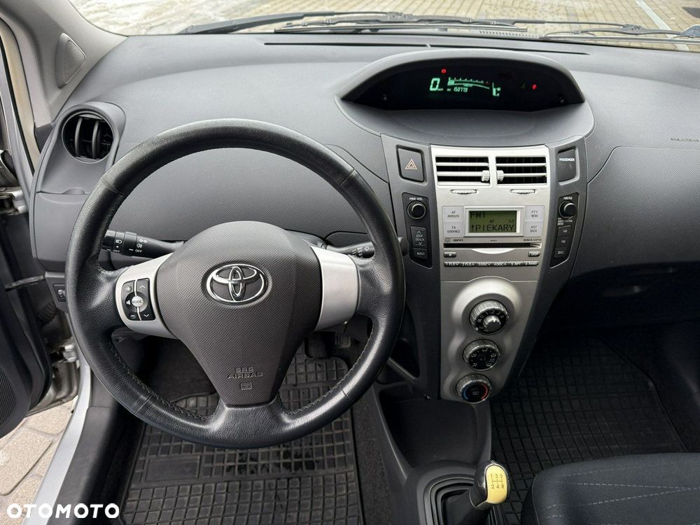 Toyota Yaris 1.3 VVT-i Sol - 15