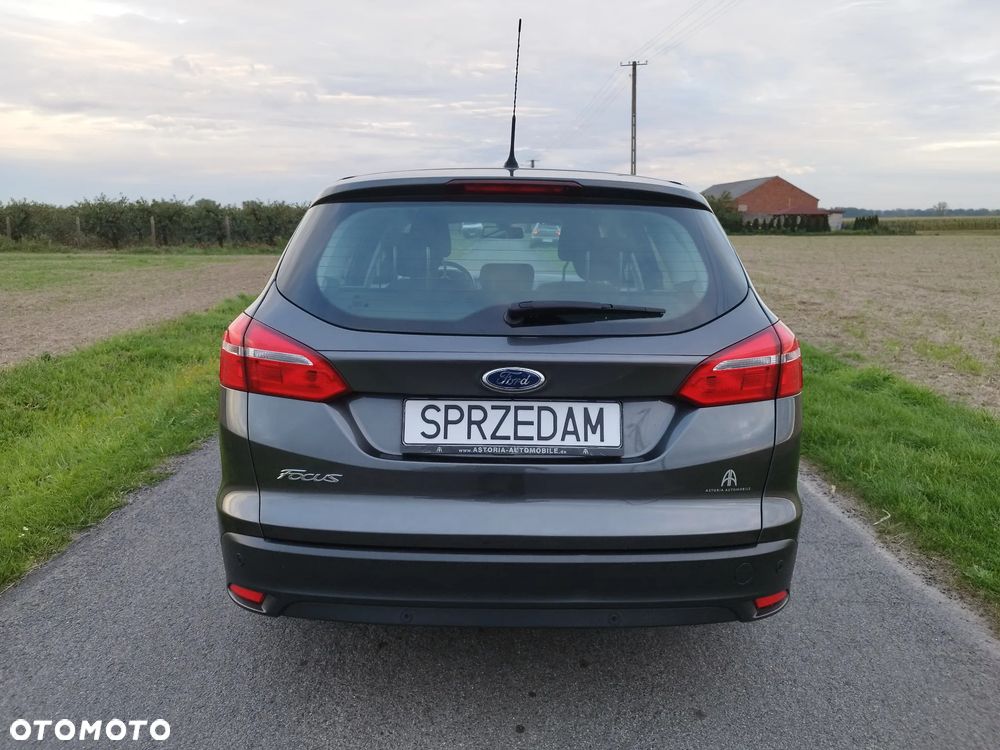 Ford Focus 1.5 TDCi SYNC Edition ASS - 4