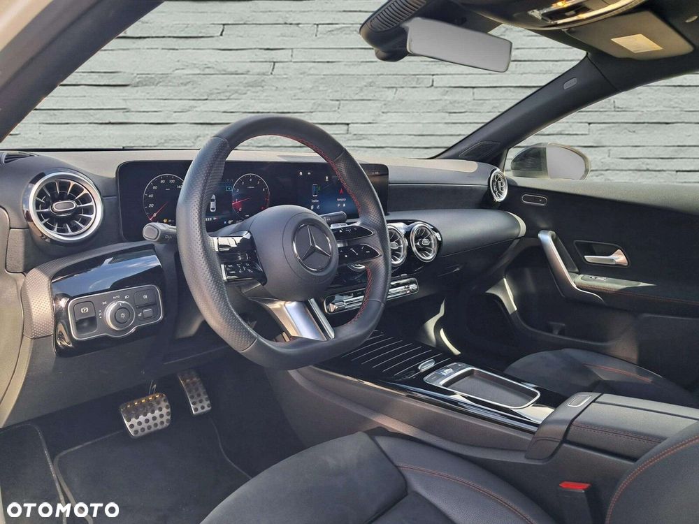 Mercedes-Benz Klasa A 200 AMG Line 7G-DCT - 9