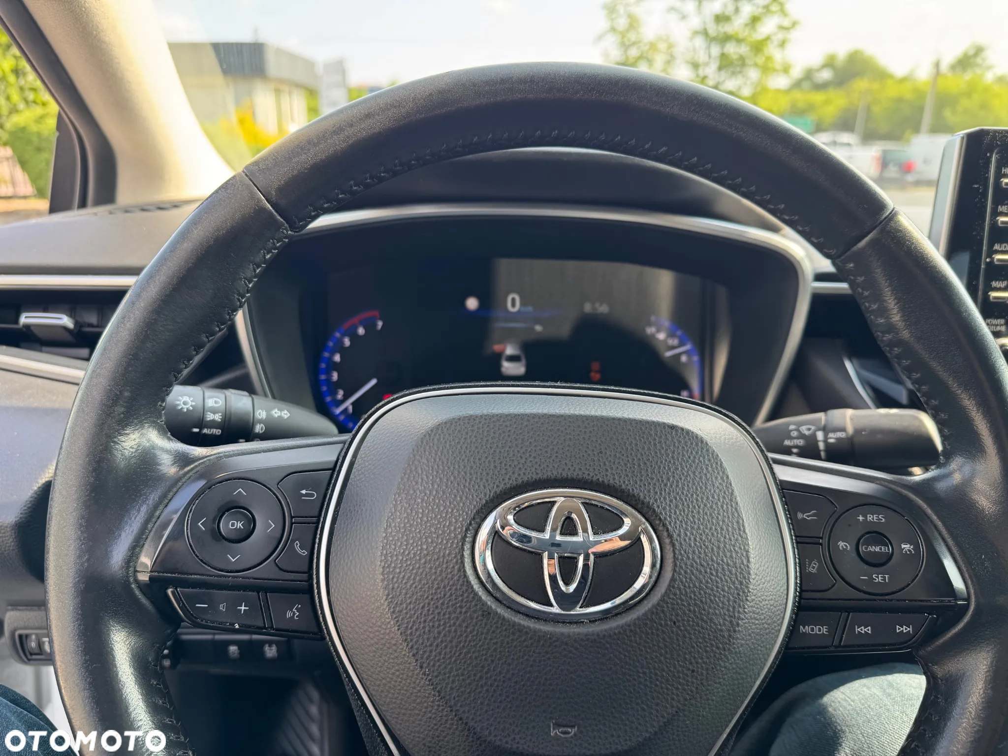 Toyota Corolla 1.8 Hybrid Executive - 8