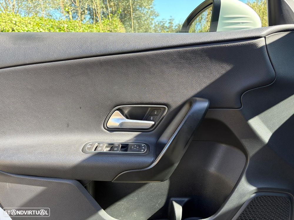 Mercedes-Benz A 180 d 8G-DCT - 32