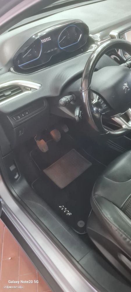 Peugeot 2008 BlueHDi 100 STOP & START Allure - 21
