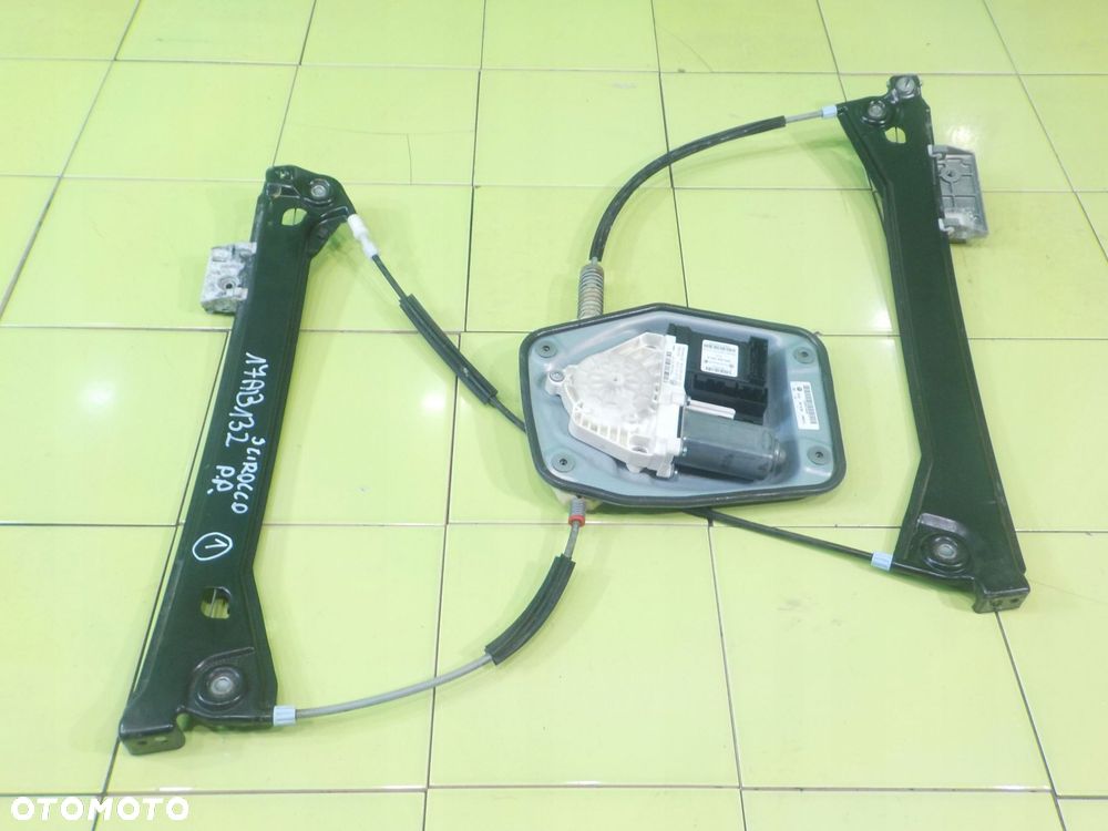 SCIROCCO 2.0 TDI 10r 3D podnosnik szyby prawy przod 5K0959793A - 1