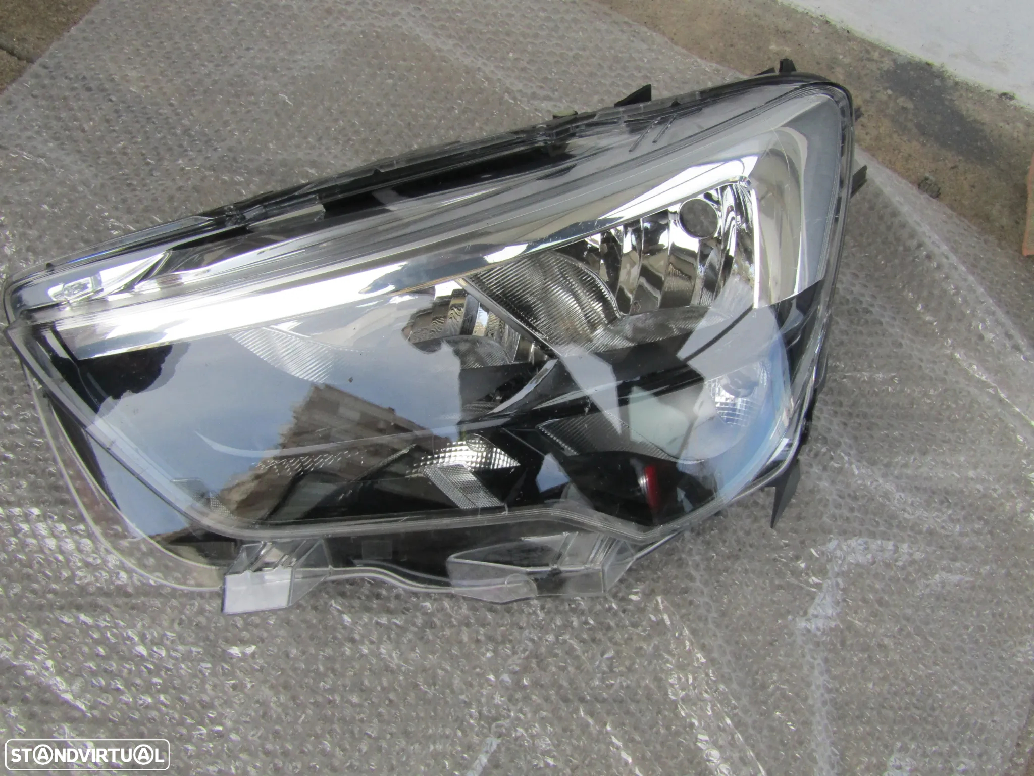 Farol OPEL COMBO ano 2022  c/danos (ver descrição) - 12
