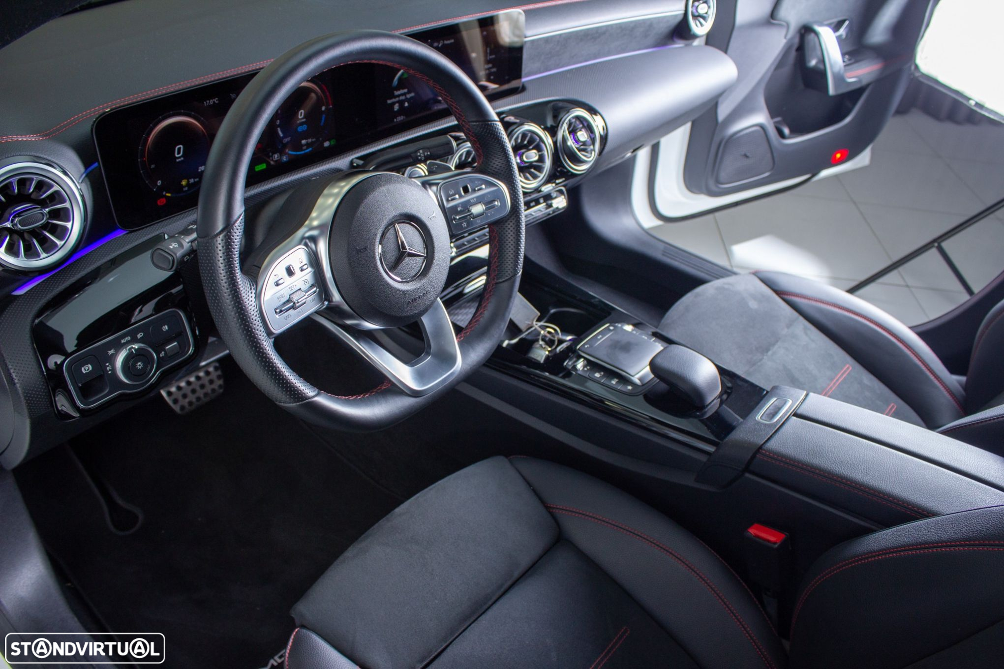 Mercedes-Benz CLA 250 e Shooting Brake AMG Line - 13