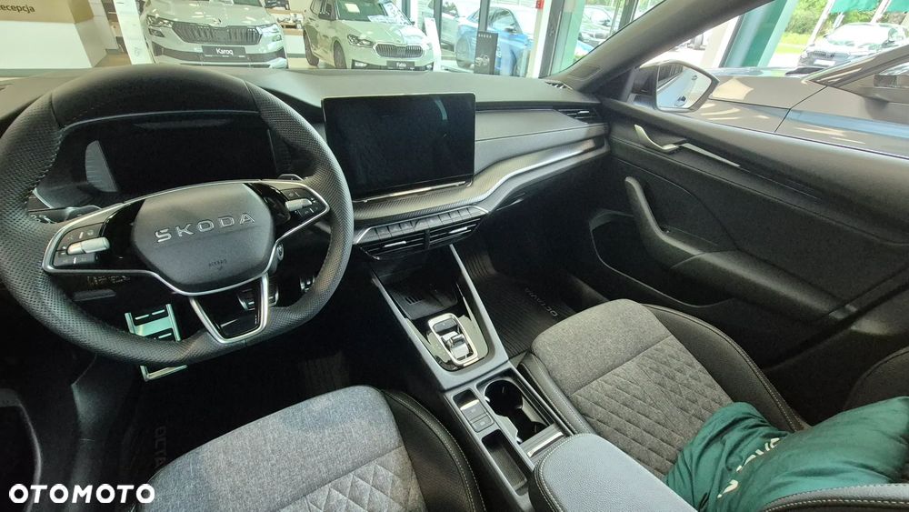 Skoda Octavia ver-1-5-tsi-mhev-sportline-dsg - 6