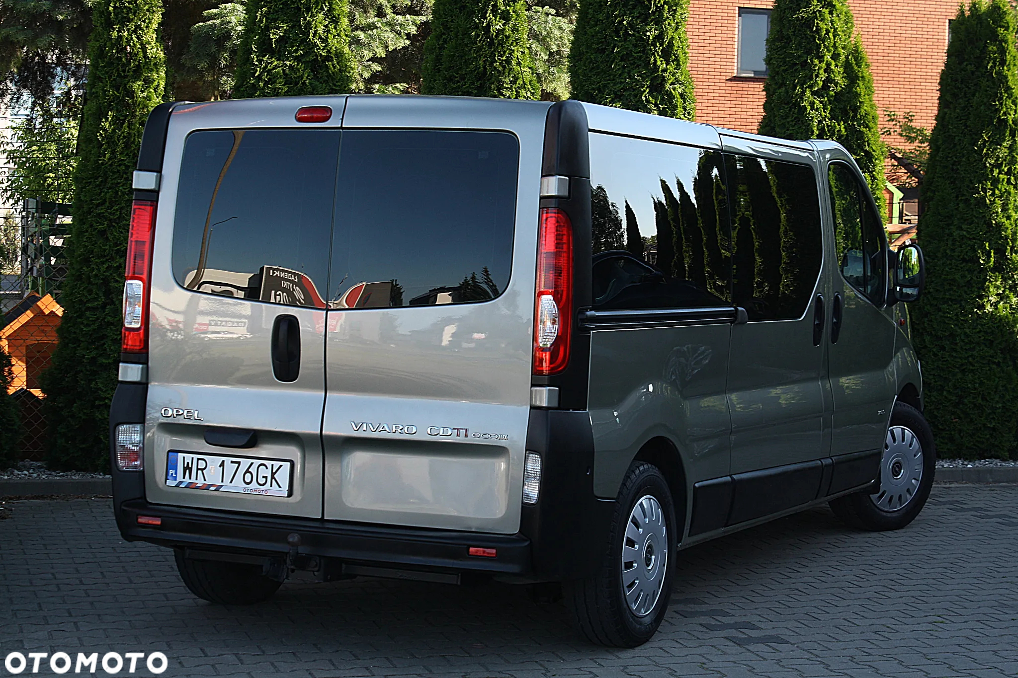 Opel Vivaro - 2