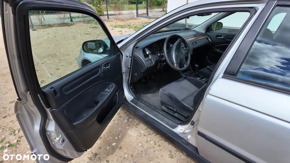 Honda Accord 1.8i S - 4