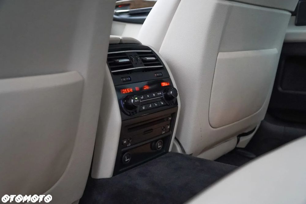 BMW Seria 7 750i L xDrive - 36