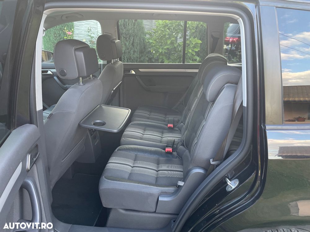 Volkswagen Touran - 20