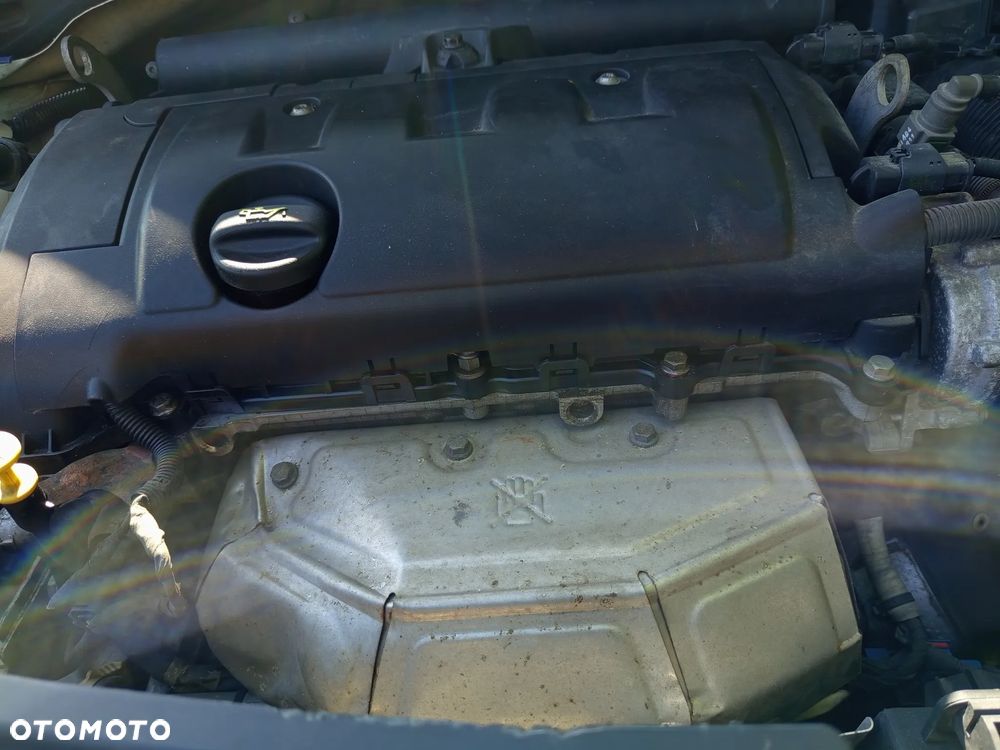 Peugeot 207 95 VTi Family - 15