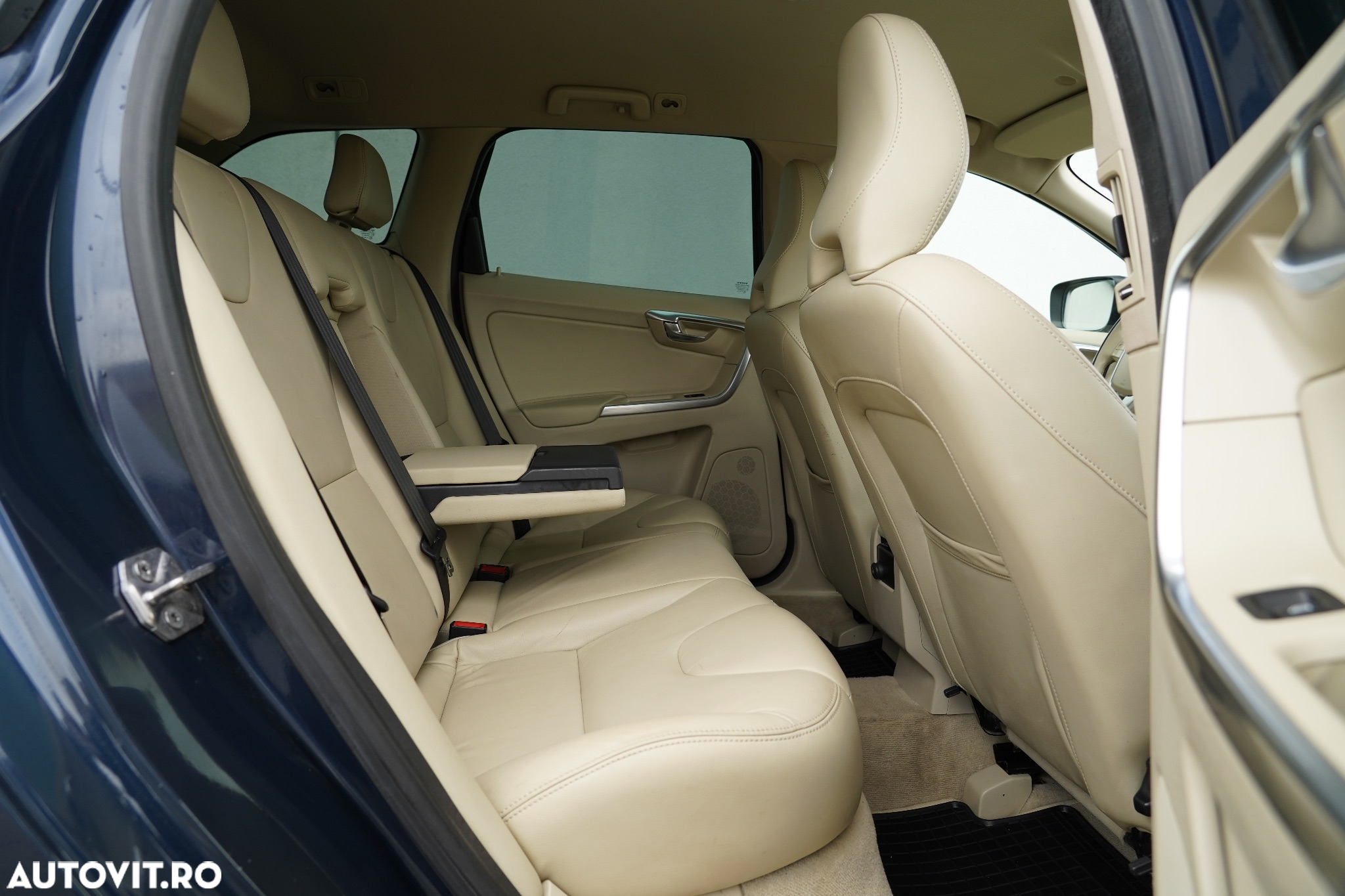 Volvo XC 60 D4 AWD Geartronic Summum - 16