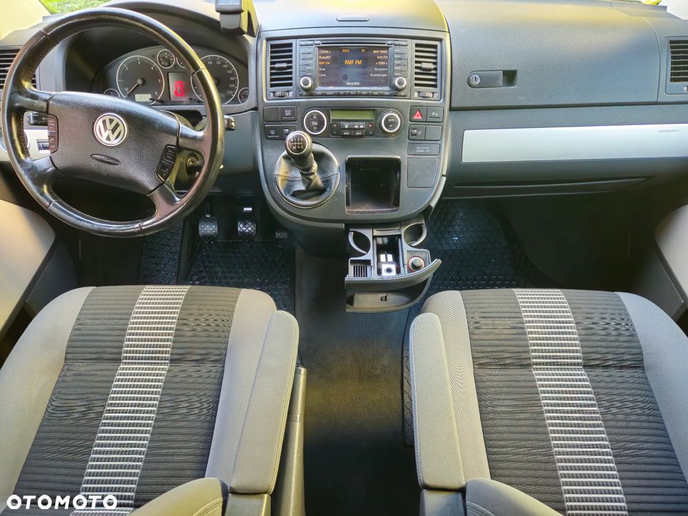 Volkswagen Multivan - 17