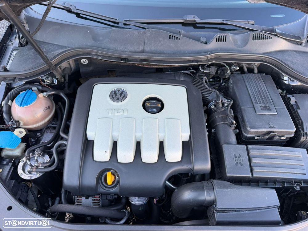 VW Passat 2.0 TDI 4M Confortline - 18