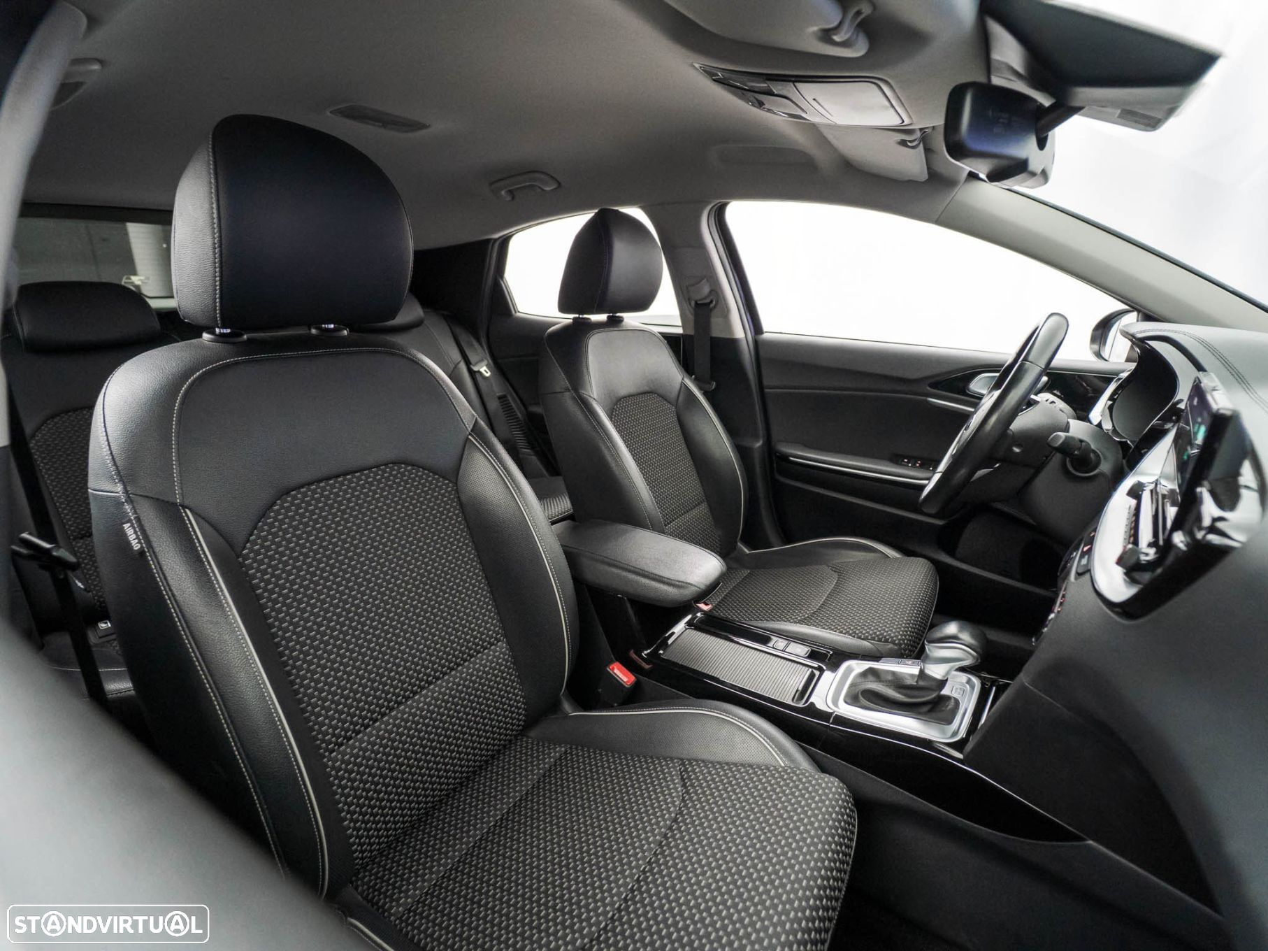 Kia XCeed 1.6 GDi PHEV First Edition - 35
